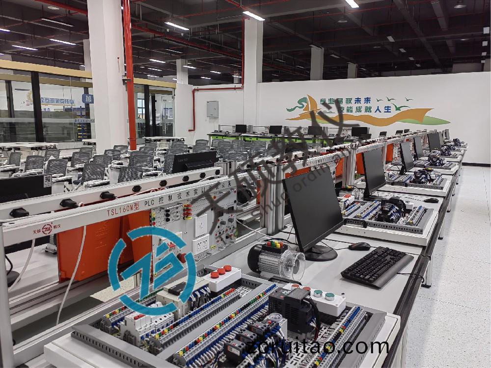 PLC控(kong)製技術(shù)(shu)實訓(xun)室(shi)