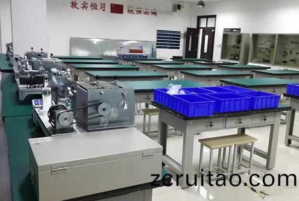 機械(xie)設計(ji)基礎實(shi)訓室(shi)