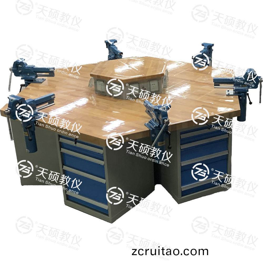TSBTQG-3型 鉗工技能實(shí)(shi)訓(xùn)平(ping)檯(tai)（六角六(liu)工位）