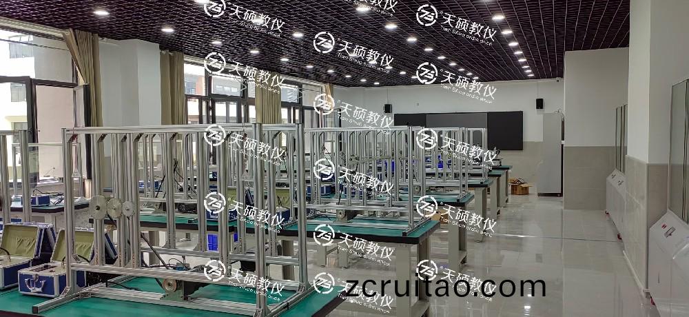 機(jī)械(xie)設(shè)(she)計(ji)實訓(xùn)(xun)室